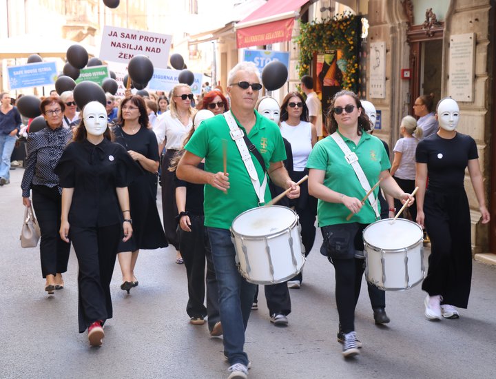 U Puli obilježen Dan borbe protiv nasilja nad ženama