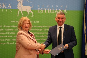 La Segretaria di Stato ha consegnato alla Regione Istriana, alla Città di Pola e alla Città di Pisino più di mille casi relativi agli immobili di proprietà della Repubblica di Croazia