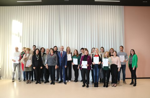 Uručene potvrde učiteljicama i učiteljima koji su prošli edukaciju za provedbu programa Građanski odgoj i obrazovanje