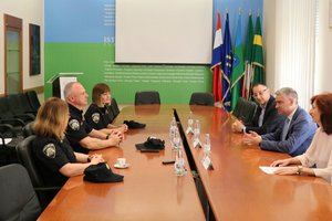 Župan Boris Miletić primio djelatnike PU Istarske povodom osvajanja nagrade za projekt „Policija poručuje: zaštitimo naše noniće“