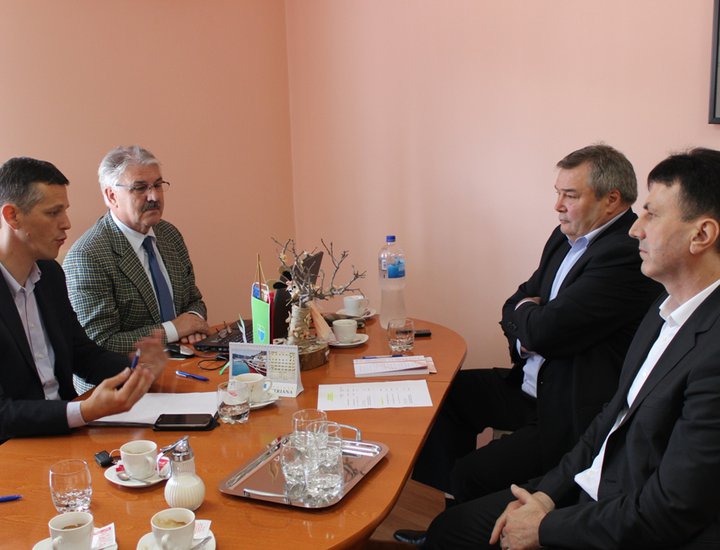 Il Presidente Flego e collaboratori all'incontro di lavoro con i rappresentanti del Comune di S. Domenica