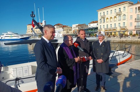 Lučka kapetanija Poreč dobila novu brodicu