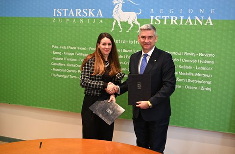 Župan Miletić potpisao ugovor s Istarskim domovima zdravlja: 180.000 eura za medicinske stipendije