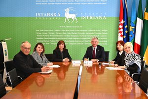 La Regione Istriana stanzia quasi 120.000 euro per migliorare la qualità della vita degli anziani