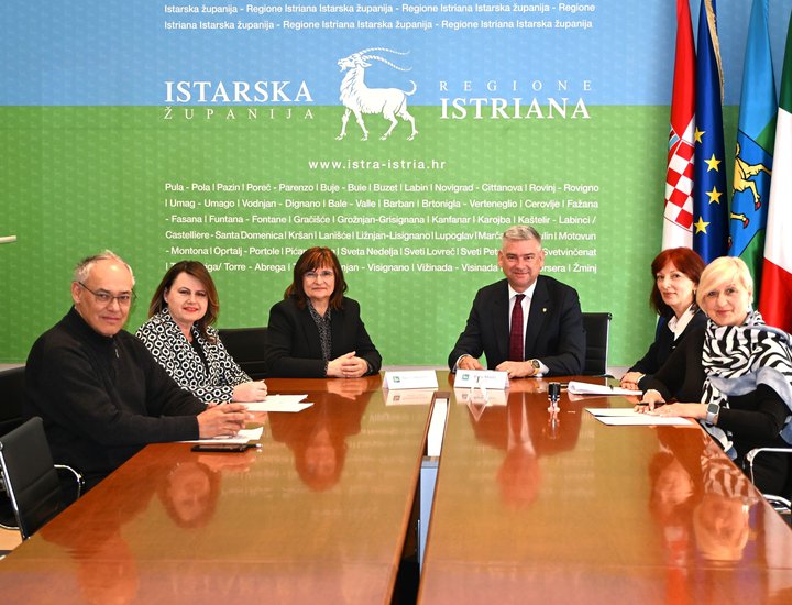 La Regione Istriana stanzia quasi 120.000 euro per migliorare la qualità della vita degli anziani