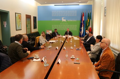 1° incontro coordinativo del Presidente della Regione con i deputati parlamentari: Uniti nella lotta contro l'abusivismo edilizio in Istria