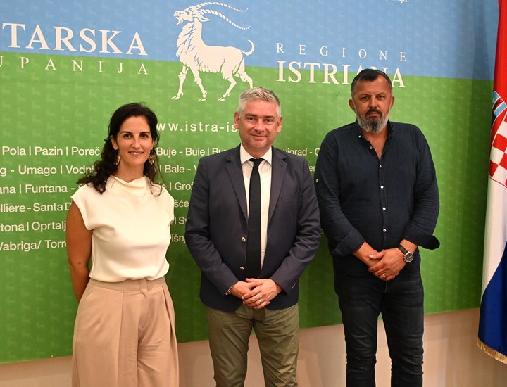 Il presidente della Regione Boris Miletić ha parlato con i sindaci di Orsera e Fontane riguardo all’ampliamento della palestra della scuola elementare Vladimir Nazor a Orsera