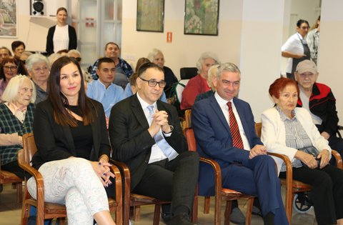 Il presidente Miletić ha celebrato la Giornata internazionale delle persone anziane assieme agli ospiti della Casa per anziani Alfredo Štiglić