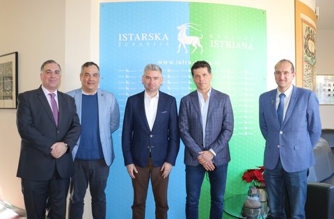 Il Presidente della Regione Istriana ha ricevuto gli organizzatori del Campionato mondiale di tennis da tavolo per le persone malate di Parkinson