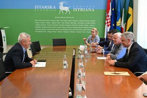 Župan Miletić i državni tajnik Tugomir Majdak u Puli razgovarali o izmjenama Zakona o poljoprivrednom zemljištu