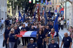 La Giornata della vittoria e del ringraziamento per la Patria e Giornata dei difensori croati nella Regione Istriana è stata celebrata con la 13a sfilata dei difensori croati