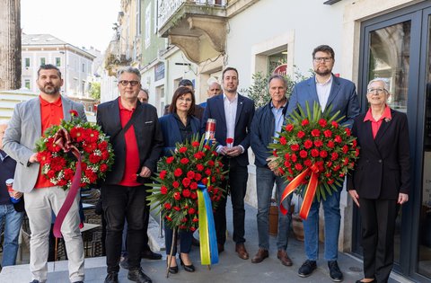 A Pola celebrata la Festa internazionale del lavoro con la deposizione delle corone