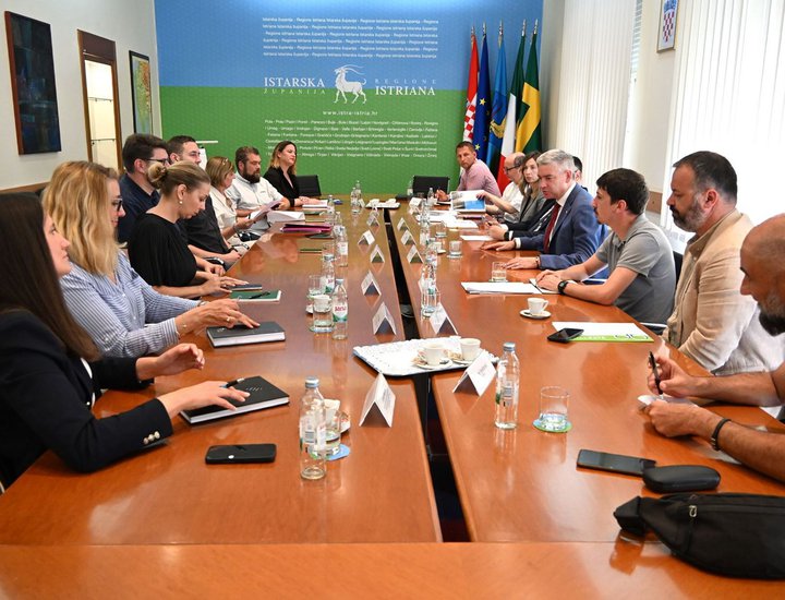 Župan Miletić i novoizabrani gradonačelnik Pule Peđa Grbin održali prvi koordinacijski sastanak