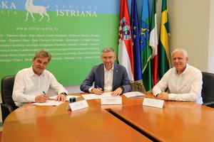 La Regione Istriana e l'Acquedotto istriano hanno firmato il contratto per la gestione e la manutenzione del Sistema d'irrigazione pubblica Porto Cervera - Bassarinca