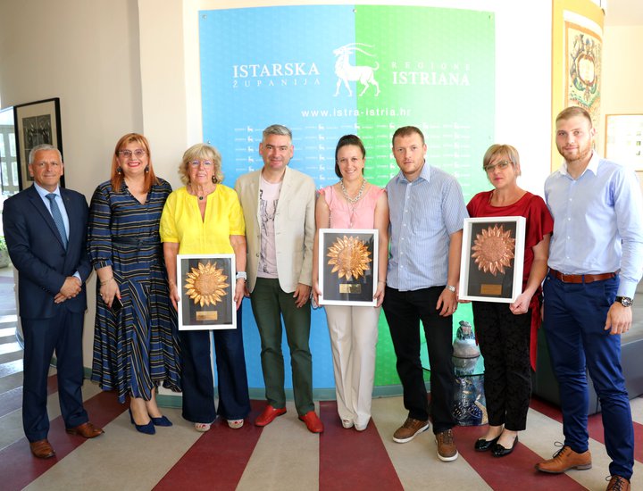 Ricevimento dal presidente Miletić per i vincitori del premio „Girasole del turismo rurale della Croazia“
