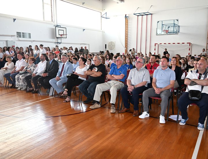 Gotovo 720 tisuća eura za bolje uvjete obrazovanja: istarski župan Miletić otvorio obnovljene školske objekte u Višnjanu