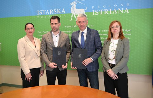 Istarska županija i ove godine dodijelila 50.000 eura Županijskoj upravi za ceste za dvojezičnu prometnu signalizaciju
