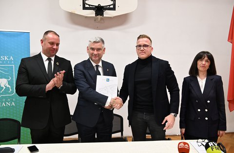 Potpisan ugovor o rekonstrukciji i dogradnji OŠ Vladimira Gortana u Žminju te izgradnji školske sportske dvorane vrijedan gotovo 11 milijuna eura