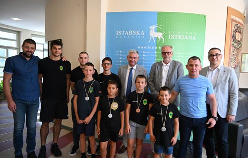 Istarski župan Boris Miletić primio mlade hrvače „Istarskog borca“  iz Pule