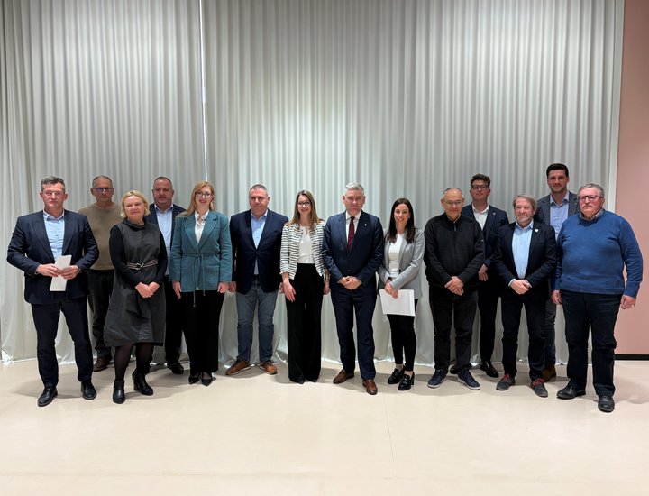 Il presidente della Regione Istriana, Boris Miletić, ha firmato 21 contratti per progetti riguardanti il patrimonio culturale materiale e immateriale per un valore complessivo di 98.060 euro