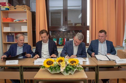 Firmato l'Accordo di cofinanziamento della costruzione della Scuola elementare italiana di Cittanova