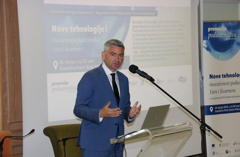 Il presidente Miletić ha partecipato alla conferenza sui successi degli imprenditori dell'Istria e del Quarnero