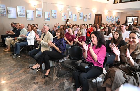 Više od 200 srednjoškolaca predstavilo projekte na završnici programa Škola i zajednica (ŠiZ)
