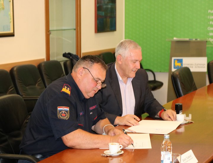 Firmato l'accordo di cooperazione tra la Piattaforma delle regioni e delle città croate per la riduzione del rischio di catastrofi e i la Comunità croata dei vigili del fuoco