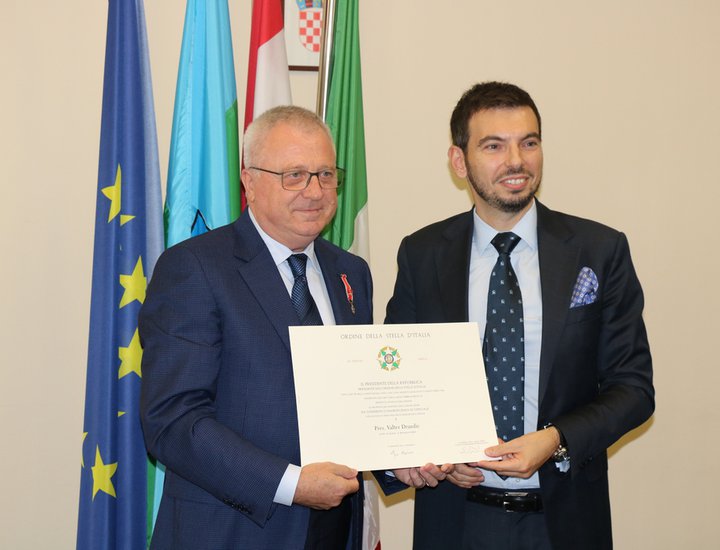 Il Presidente dell'Assemblea della Regione Istriana Valter Drandić insignito dell'Ordine della stella d'Italia