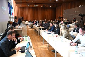 Seduta congiunta su Kaštijun: Al centro dell’attenzione la tutela dell’ambiente, la responsabilità e le soluzioni concrete