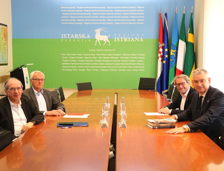 Il presidente della Regione Istriana Miletić ha ricevuto i rappresentanti della Dieta ciacava: al centro dell’attenzione i progetti del patrimonio glagolitico