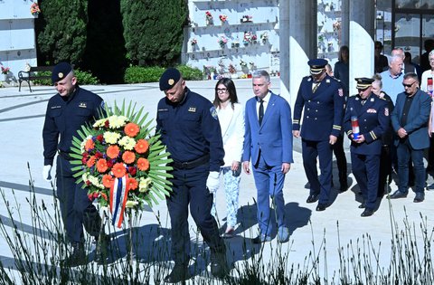 Položeni vijenci u povodu Dana državnosti Republike Hrvatske