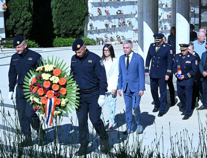Položeni vijenci u povodu Dana državnosti Republike Hrvatske