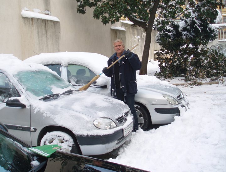Zimske radosti u dvorištu zgrade Istarske županije u Puli