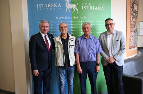 Župan Miletić primio Bruna Stermotića, dobitnika Povelje Matice umirovljenika Hrvatske, te njegova nasljednika na čelu Matice umirovljenika  Istarske županije Damira Črnju